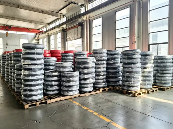 Wie funktionieren gewebeverstärkte Gummischläuche? Hebei Zhehan Rubber & Plastic Products Co., Ltd. erklärt die Grundprinzipien industrieller flexibler Transferschläuche.